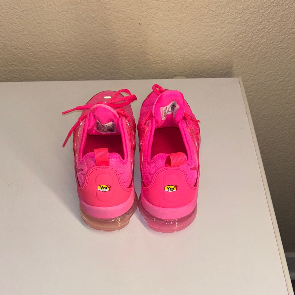 Women's Pink Nike Vapor Max - Picture 2 of 3